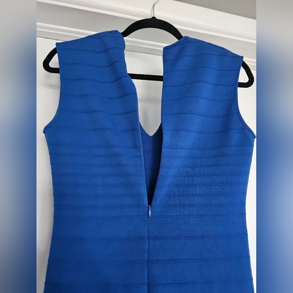 Royal Blue Stretch Fitted V Neck Sleeveless Dress - Picture 3 of 8